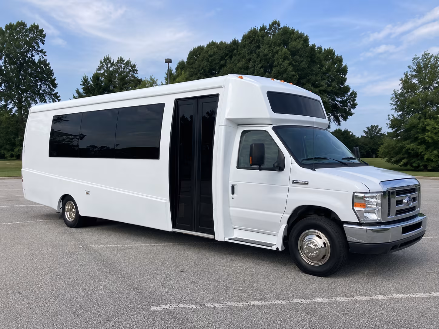akron 18 passenger party bus
