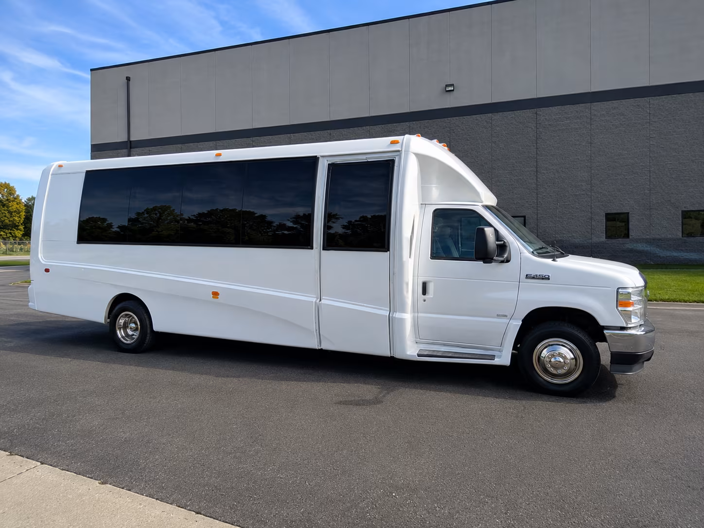 convention and trade show shuttle buses in and around summit county