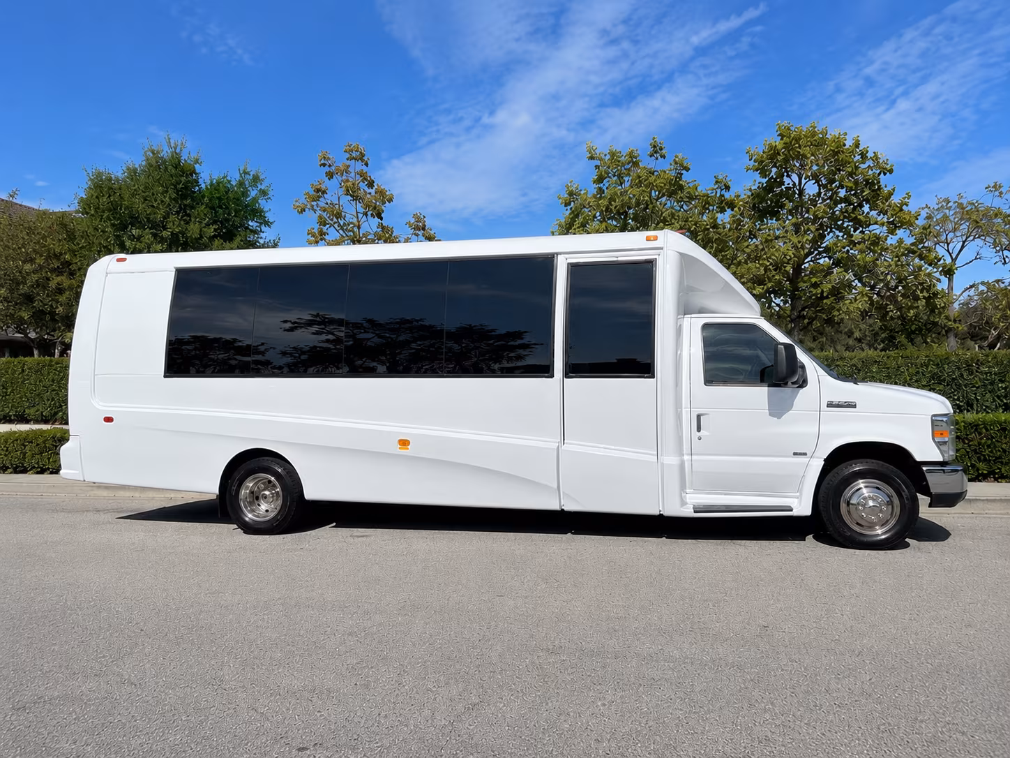 corporate airport transfer buses between akron and cleveland hopkins cle