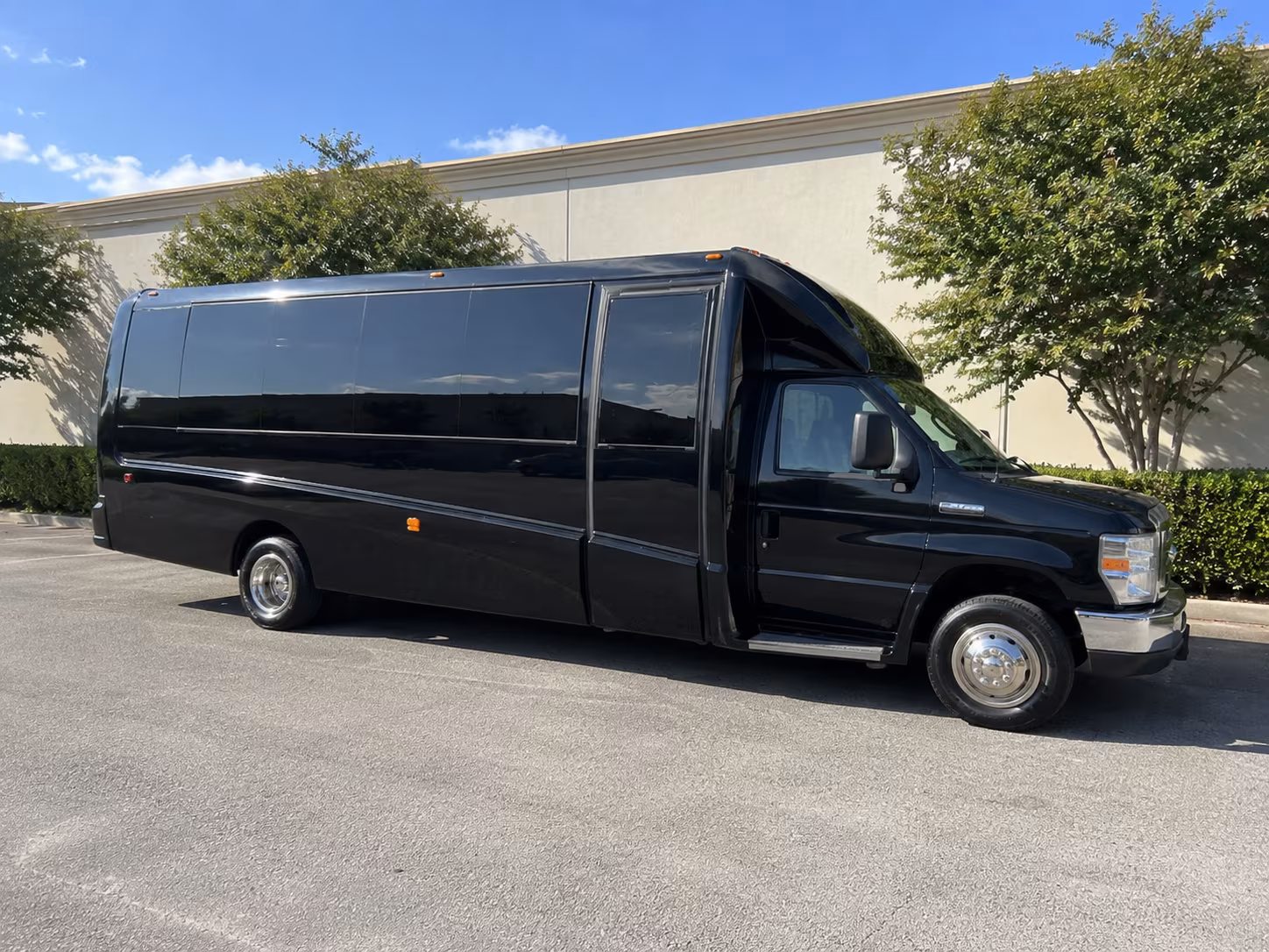 party bus rentals in akron for the perfect prom night