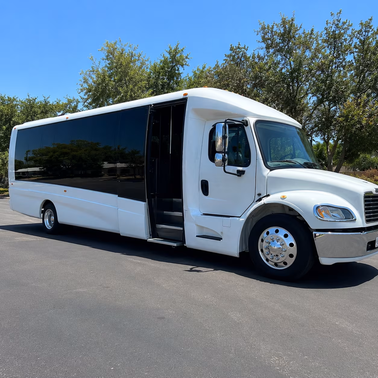 school field trip and group event buses in akron ohio